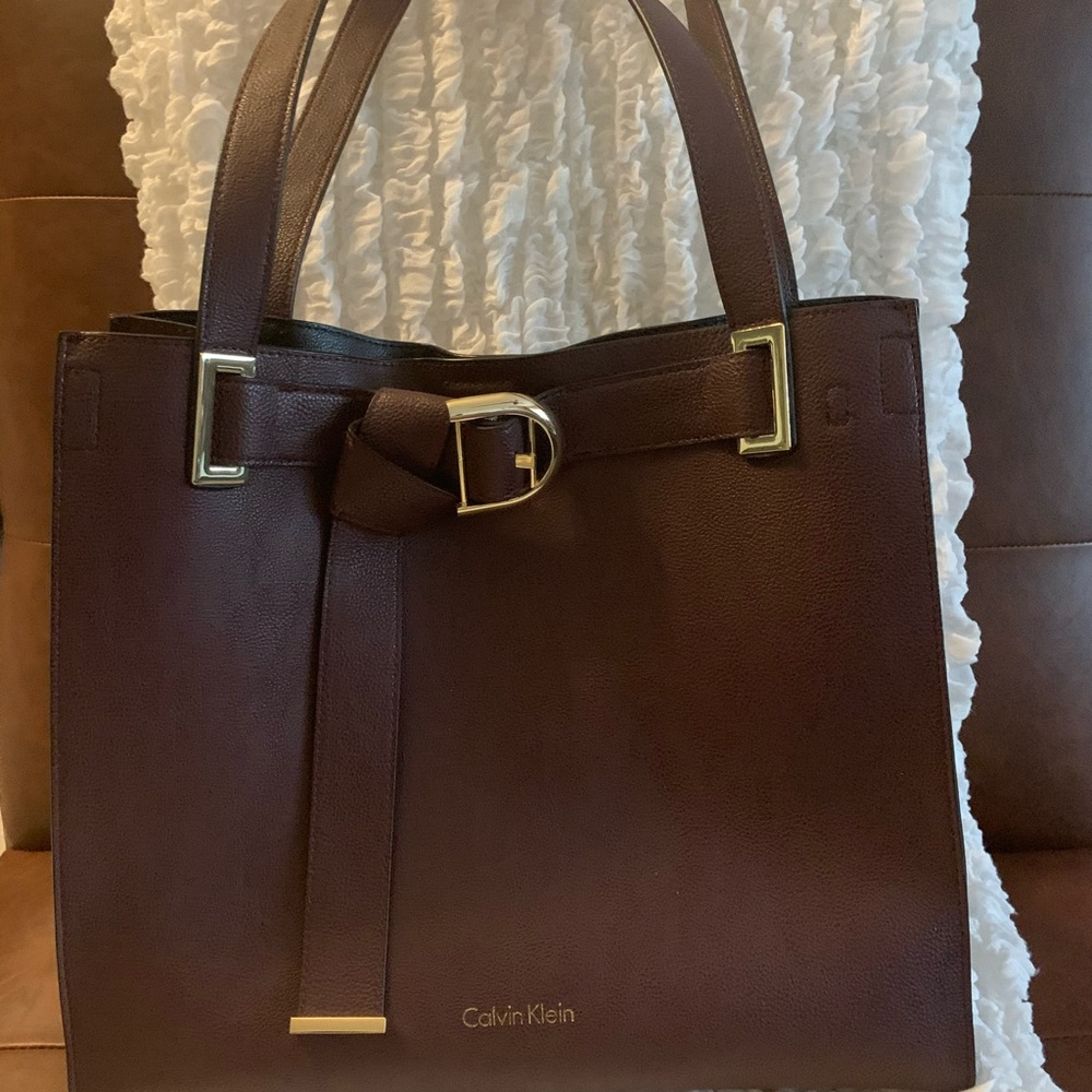 Calvin Klein
Nola Faux-Leather Pebble Tote